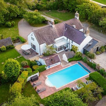 Plas Newydd With Swimming Pool, Fire Pit, And Log Fires Villa Rhiw Eksteriør bilde