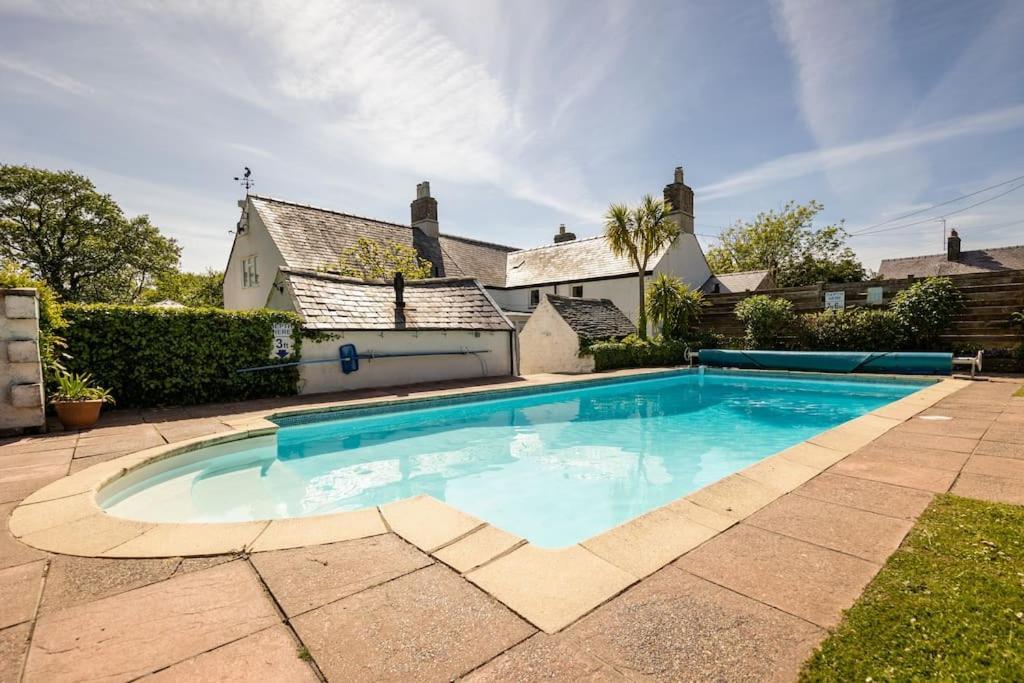 Plas Newydd With Swimming Pool, Fire Pit, And Log Fires Villa Rhiw Eksteriør bilde