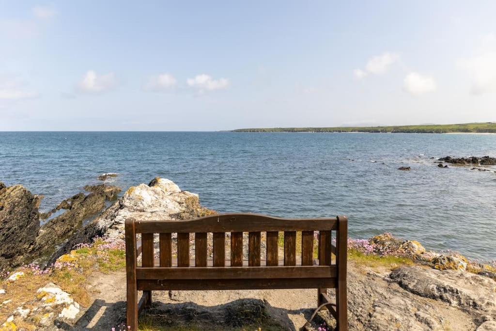 Plas Newydd With Swimming Pool, Fire Pit, And Log Fires Villa Rhiw Eksteriør bilde